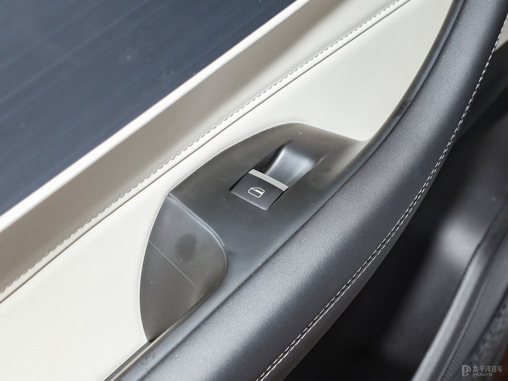 皓月白瑞虎5x車廂內(nèi)飾圖片