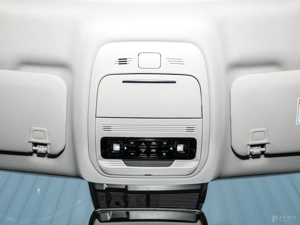 皓月白銳界L車廂內(nèi)飾圖片
