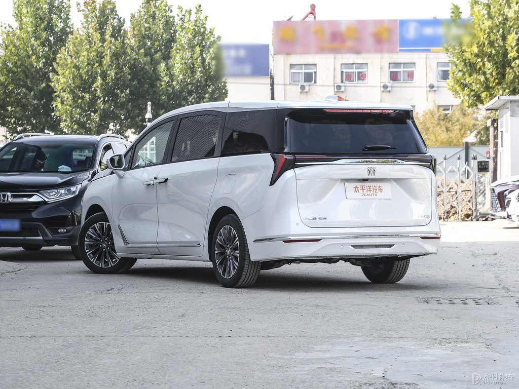 珍珠白別克GL8整車外觀外觀圖片