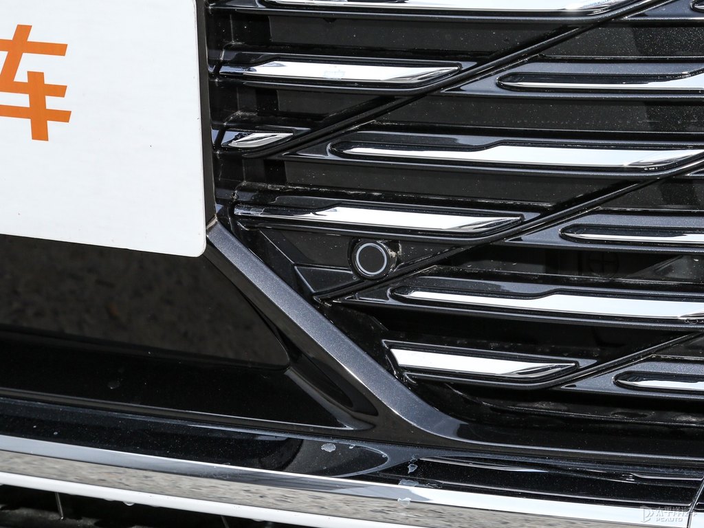 珍珠白別克GL8車頭外觀圖片