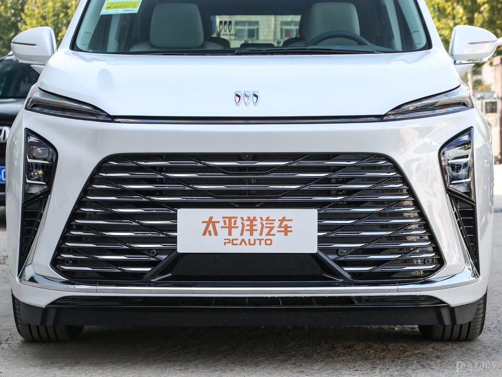 珍珠白別克GL8車頭外觀圖片