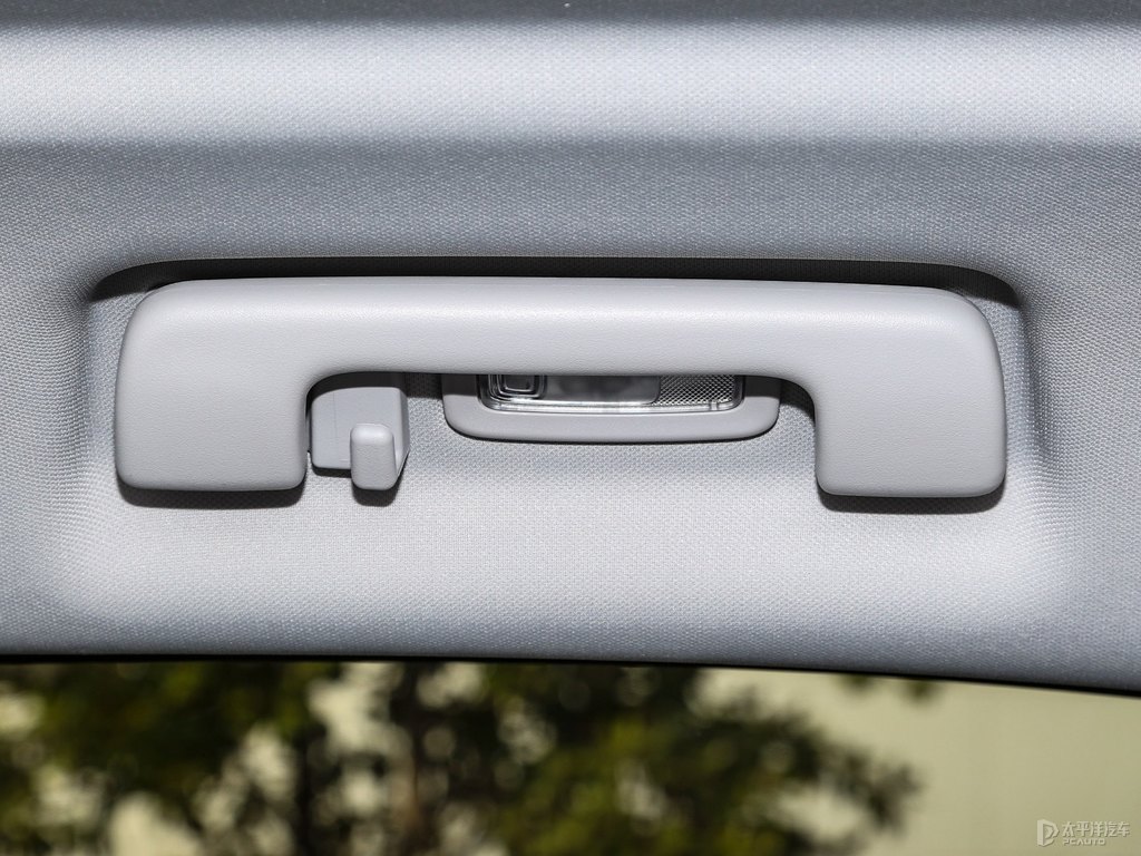 珍珠白別克GL8車廂內(nèi)飾圖片
