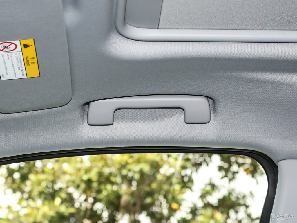珍珠白別克GL8車廂內(nèi)飾圖片