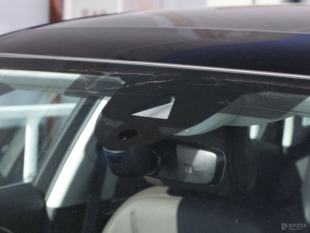 傳奇黑奧迪A8L車身外觀圖片