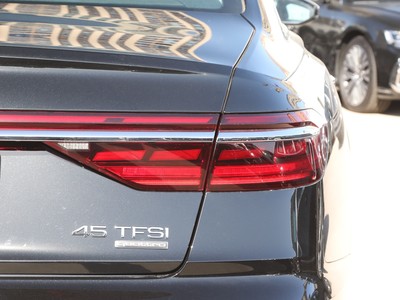 奧迪A8L 車尾設(shè)計(jì)
