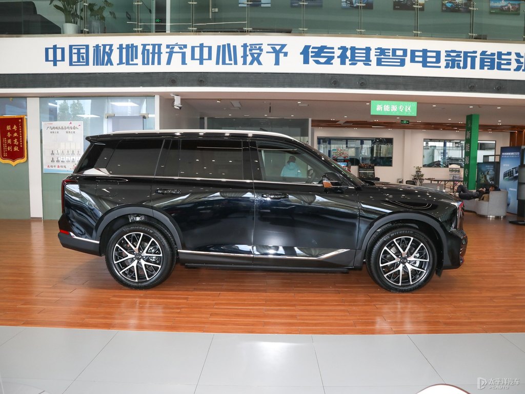典雅黑傳祺GS8整車外觀外觀圖片