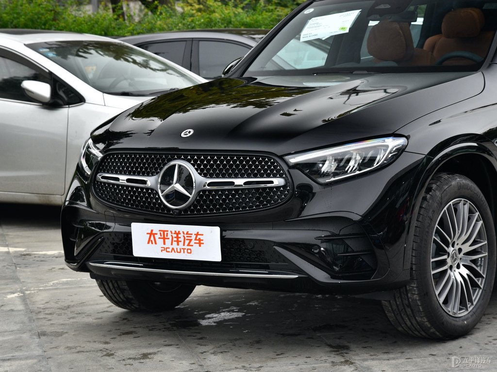 曜巖黑奔馳GLC車頭外觀圖片