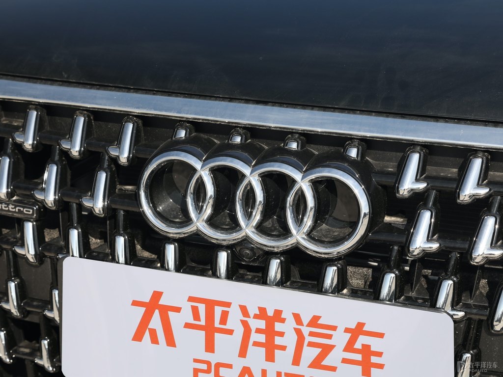 傳奇黑奧迪A8L車頭外觀圖片