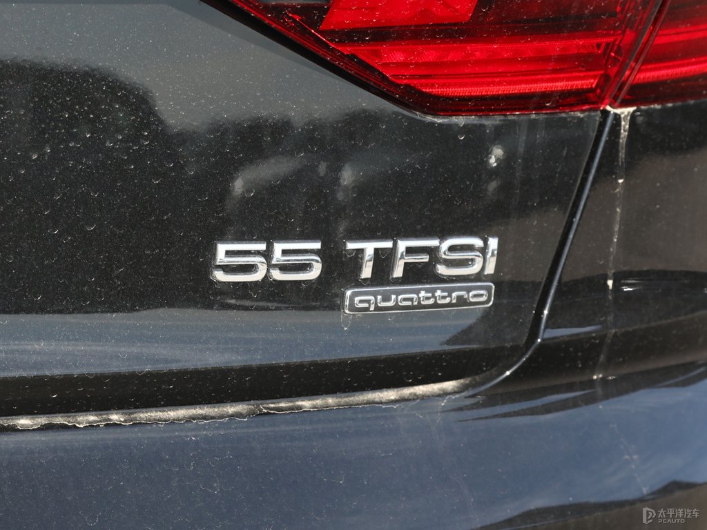 傳奇黑奧迪A8L車尾外觀圖片