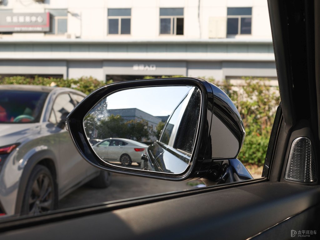 石墨黑瑞虎7車身外觀圖片