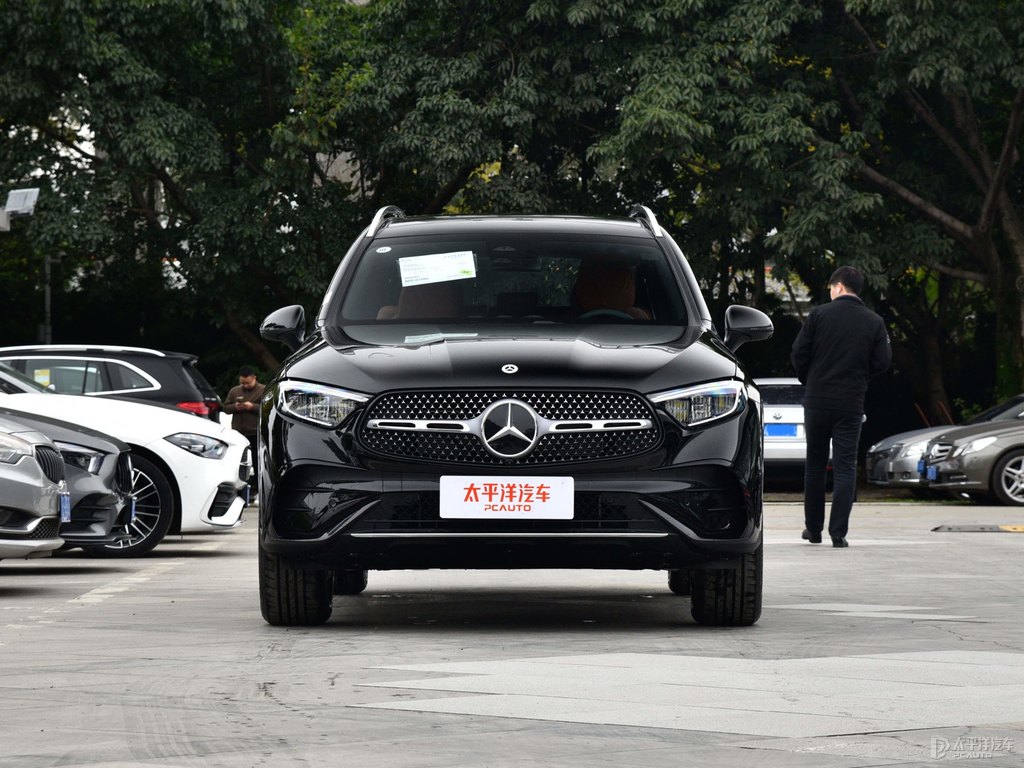 曜巖黑奔馳GLC整車外觀外觀圖片