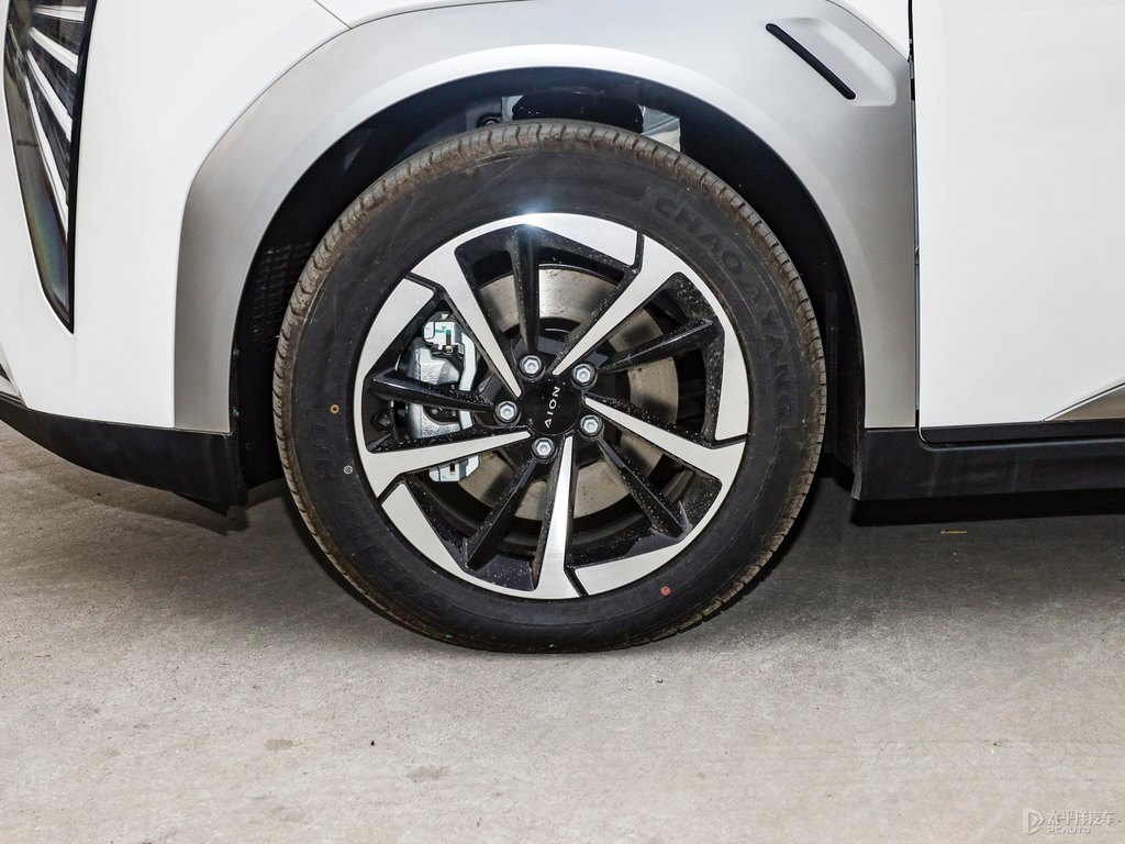 珍珠白AION Y車身外觀圖片