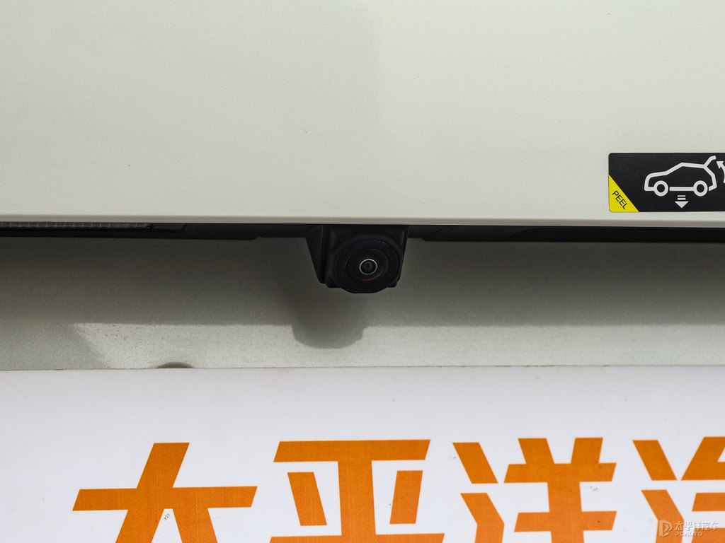珍珠白AION Y車尾外觀圖片