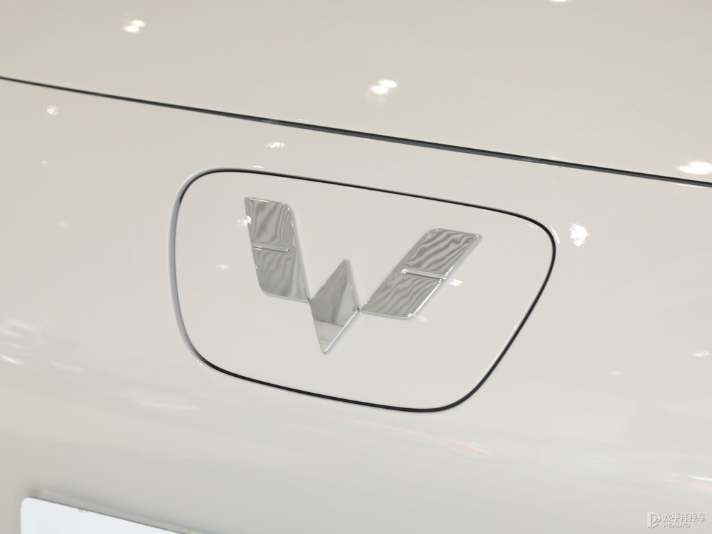 甜甜咖宏光MINIEV車頭外觀圖片
