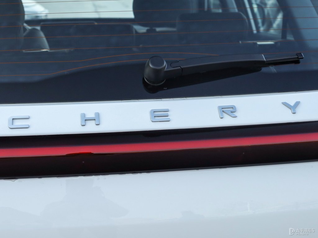珍珠白瑞虎8車尾外觀圖片