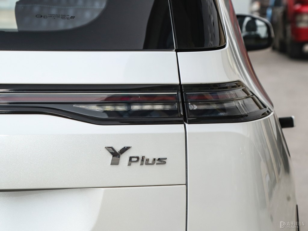 珍珠白AION Y車尾外觀圖片