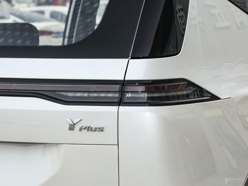 珍珠白AION Y車尾外觀圖片