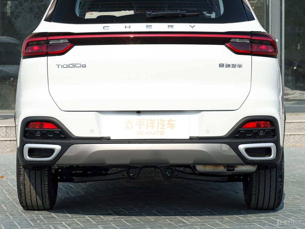 珍珠白瑞虎8車尾外觀圖片