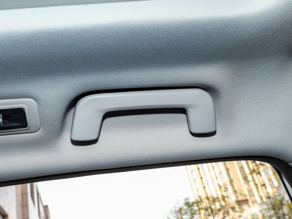 珍珠白瑞虎8車廂內(nèi)飾圖片