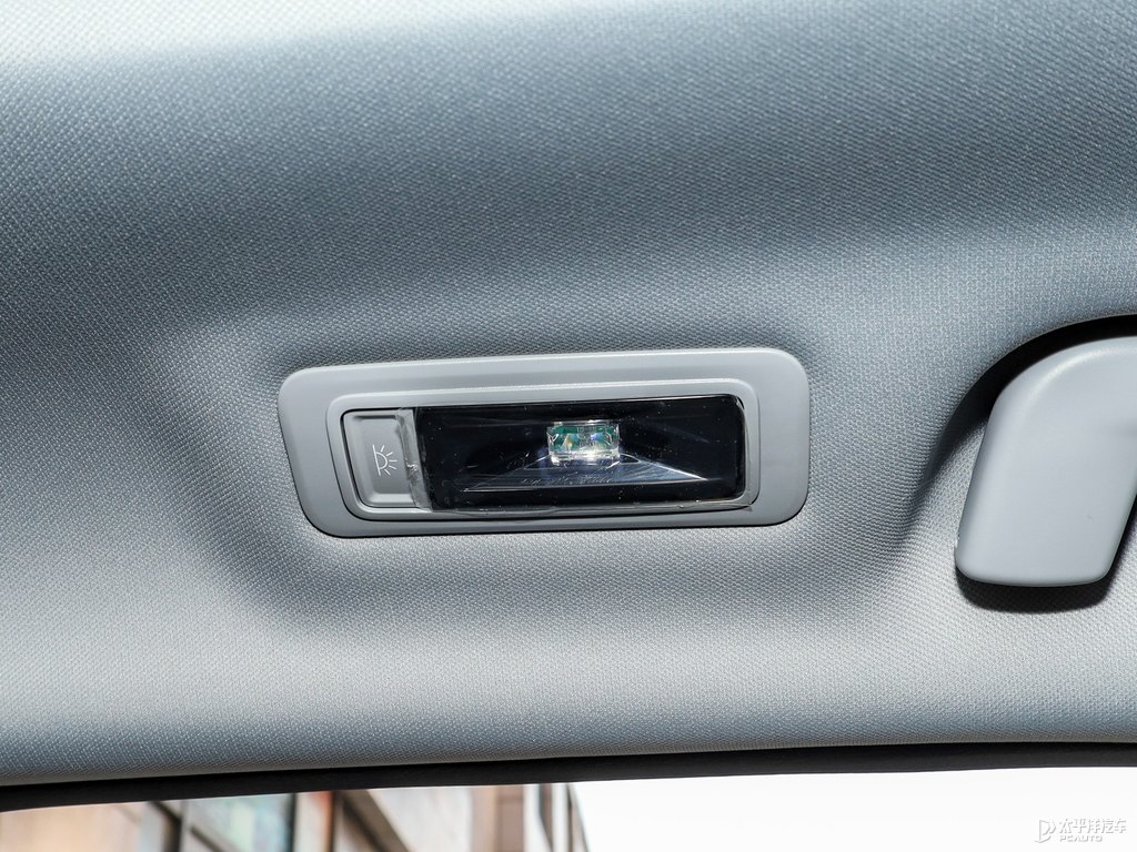 珍珠白瑞虎8車廂內(nèi)飾圖片