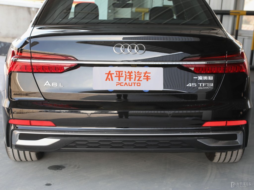 傳奇黑奧迪A6L車尾外觀圖片