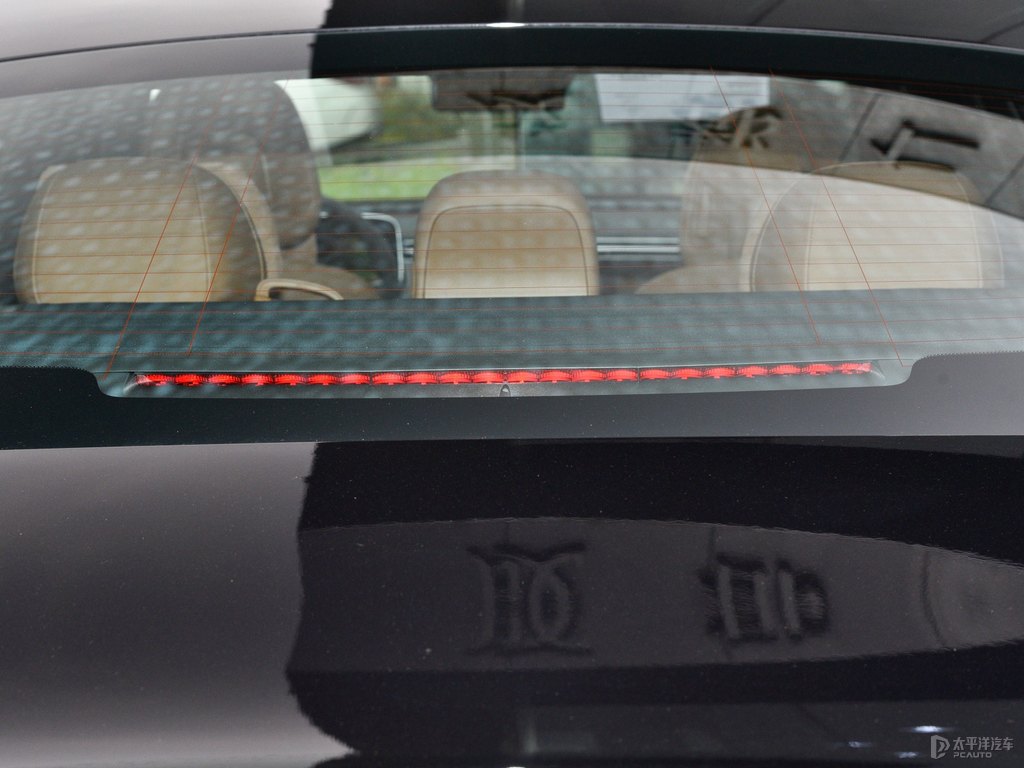 曜巖黑奔馳E級車尾外觀圖片