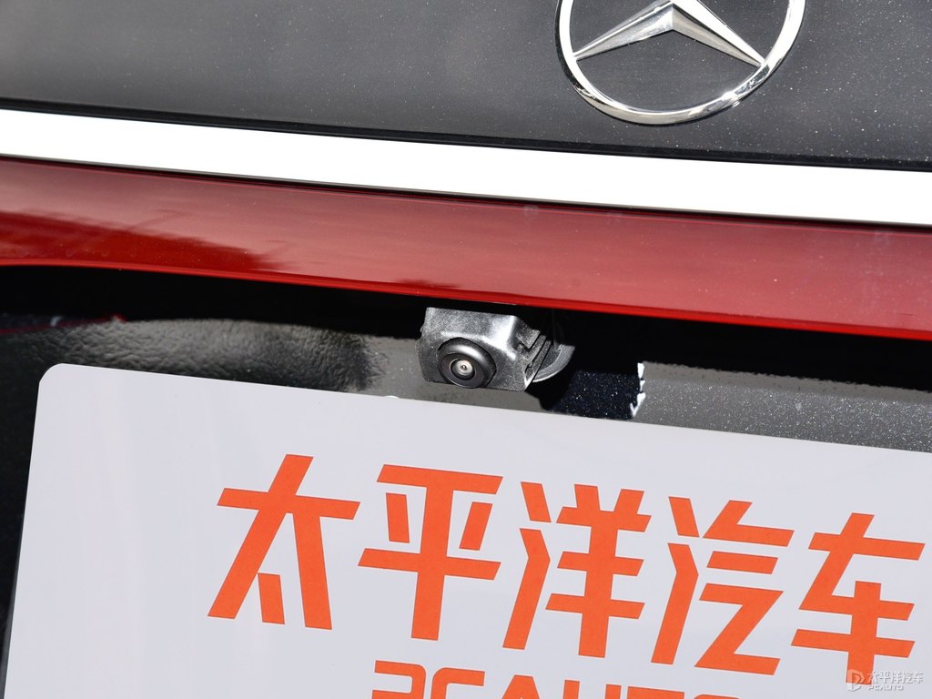 曜巖黑奔馳E級車尾外觀圖片