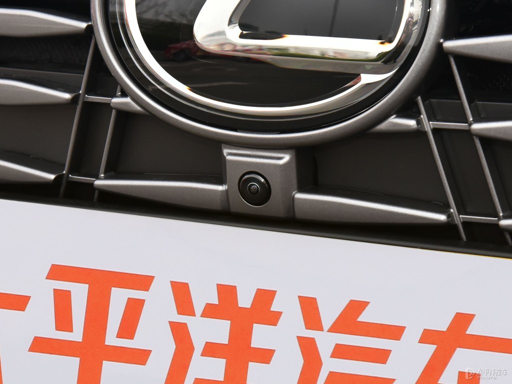 超音速石英白雷克薩斯ES車頭外觀圖片
