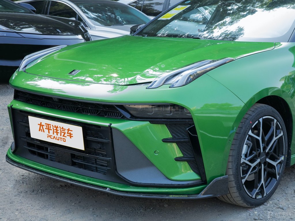 綠色領(lǐng)克03車頭外觀圖片