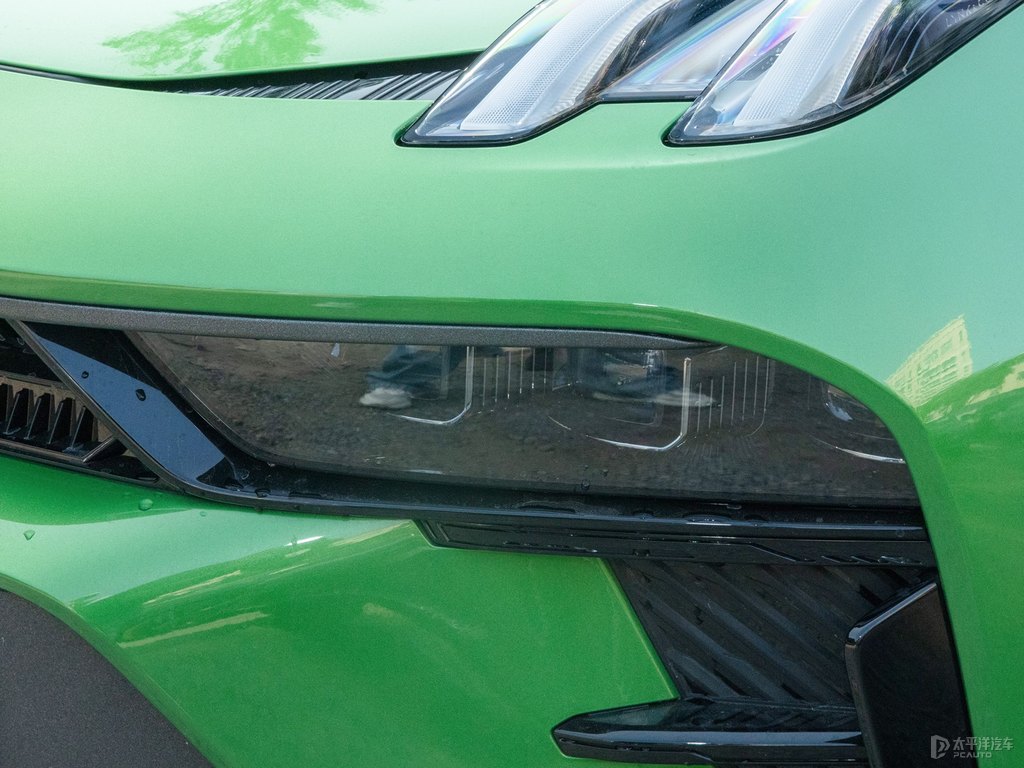 綠色領(lǐng)克03車頭外觀圖片
