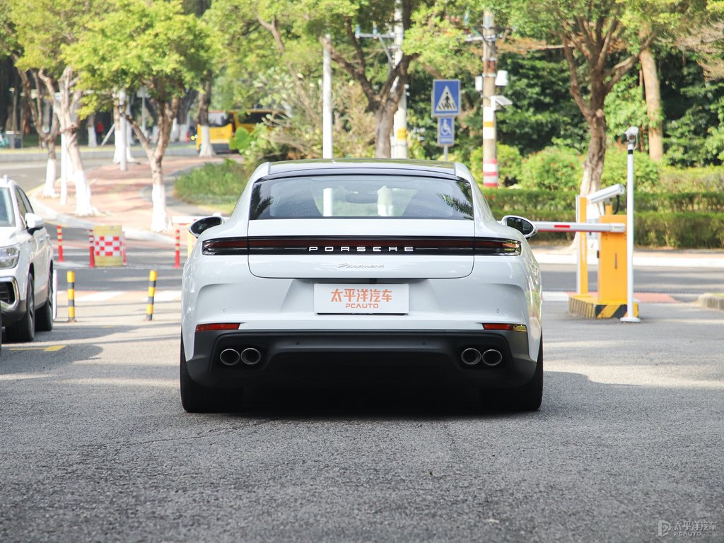 細(xì)花白Panamera整車外觀外觀圖片