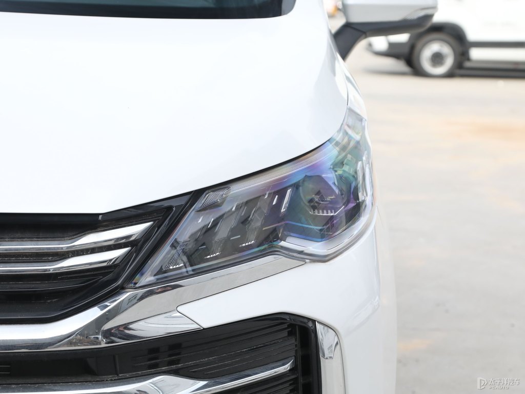 珠光白大通G50車頭外觀圖片