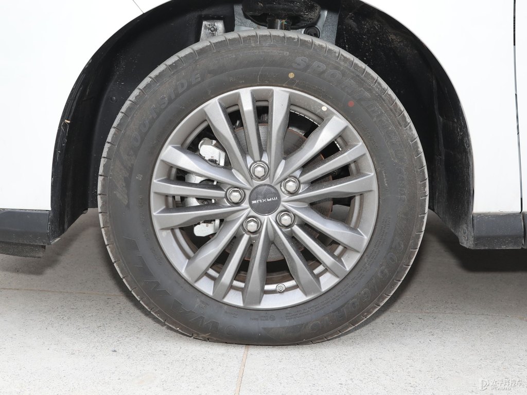 珠光白大通G50車身外觀圖片