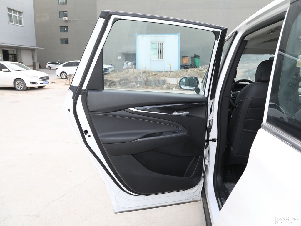 珠光白大通G50車廂內(nèi)飾圖片