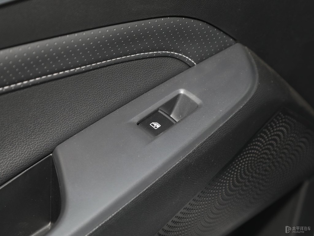 珠光白大通G50車廂內(nèi)飾圖片