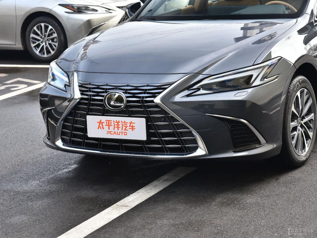 超音速流光金屬色雷克薩斯ES車(chē)頭外觀圖片