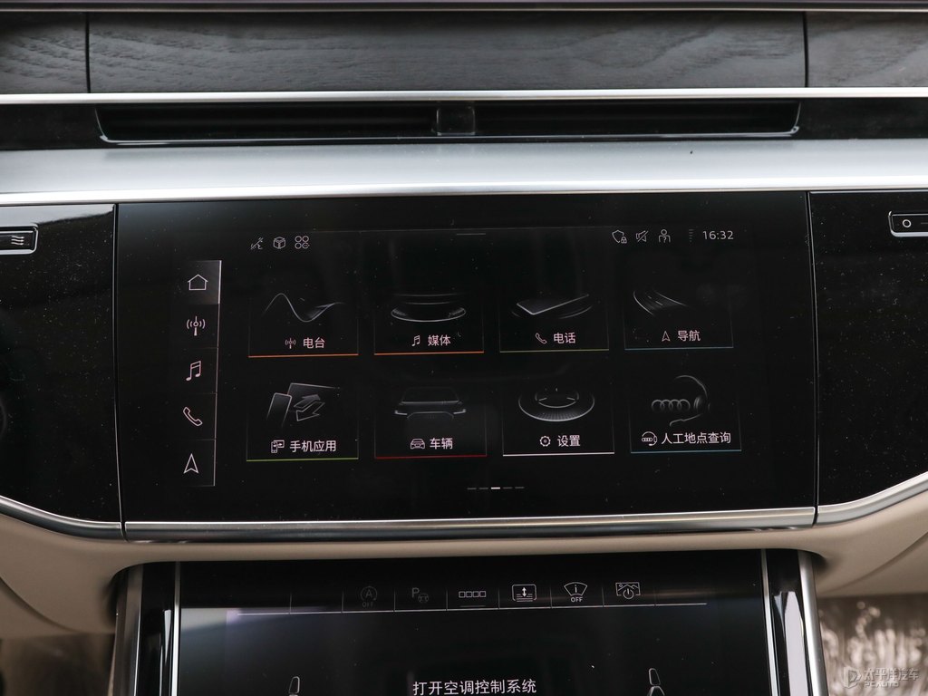賽百靈黑奧迪A8L中控內(nèi)飾圖片
