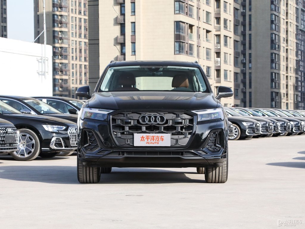 傳奇黑奧迪Q7整車外觀外觀圖片