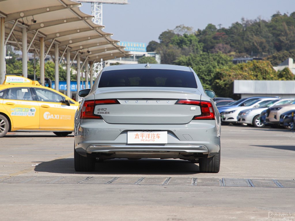 薄霧灰沃爾沃S90新能源整車外觀外觀圖片