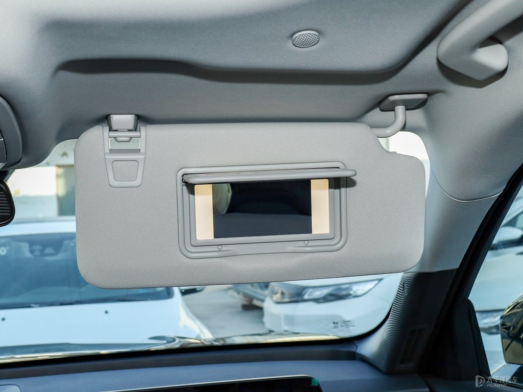 星耀黑銳界L車廂內(nèi)飾圖片