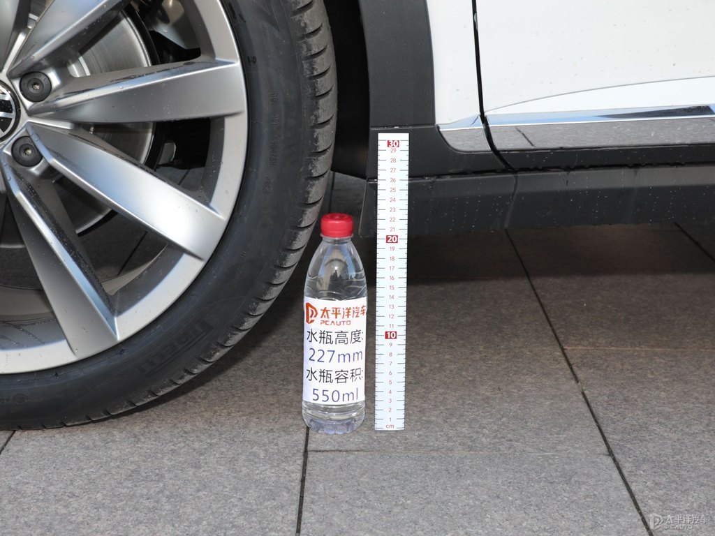 極地白大眾CC車身外觀圖片