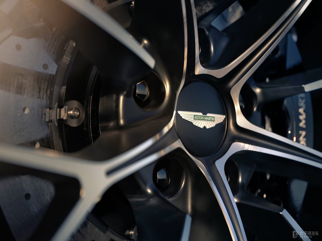 V8 Vantage܇^DƬ