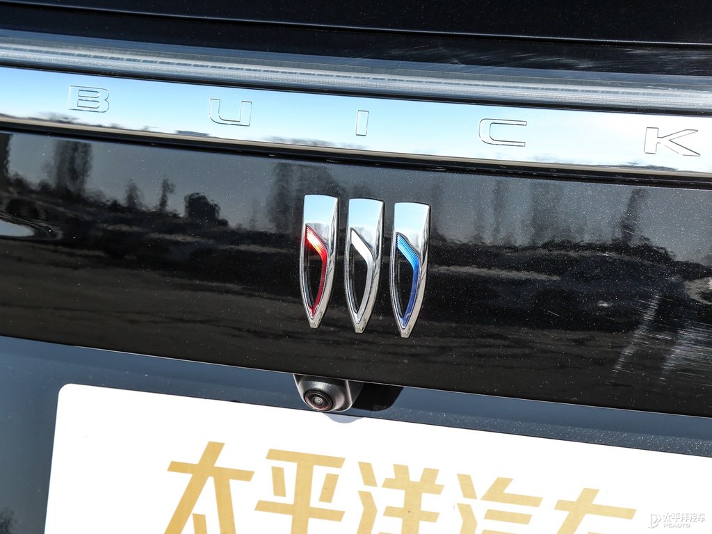 墨玉黑昂科威車(chē)尾外觀圖片