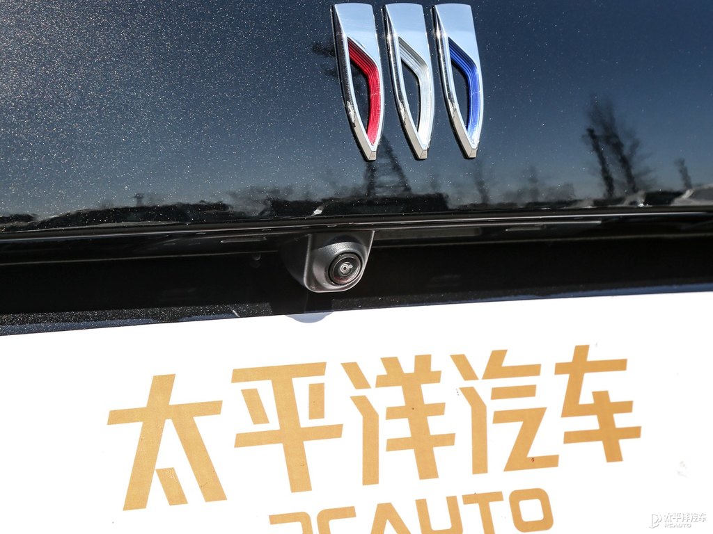 墨玉黑昂科威車尾外觀圖片