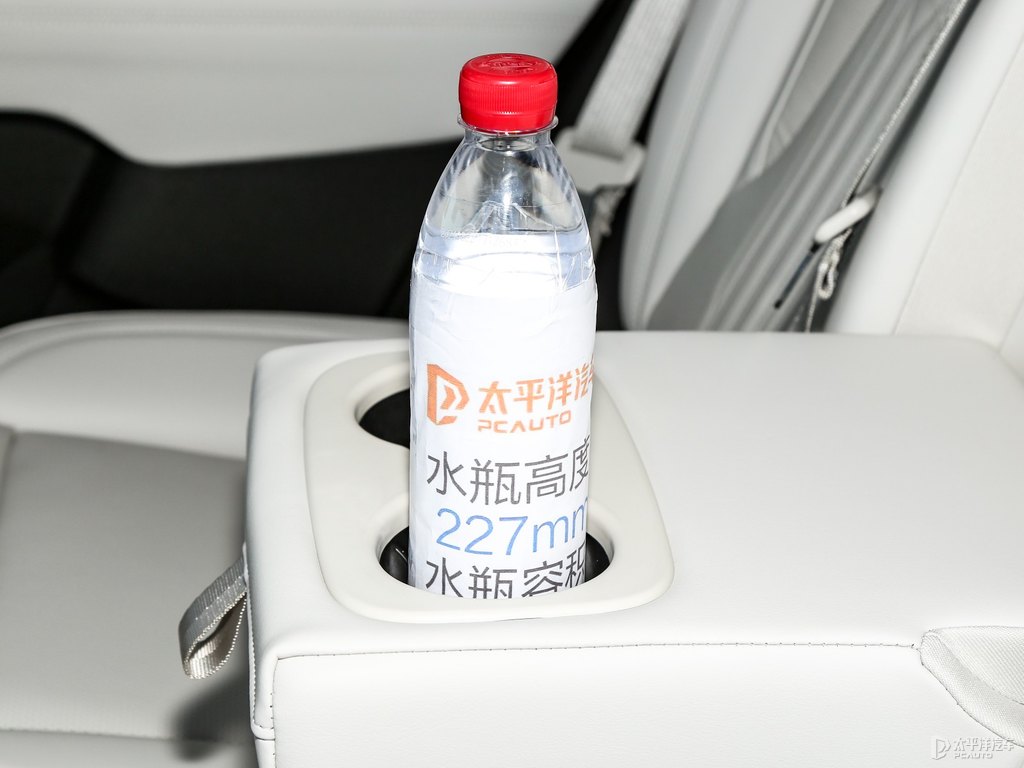 墨玉黑昂科威儲(chǔ)物空間空間圖片