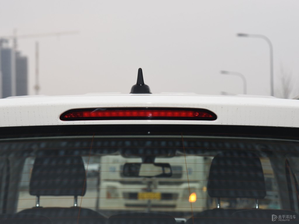 極光白途觀L車尾外觀圖片