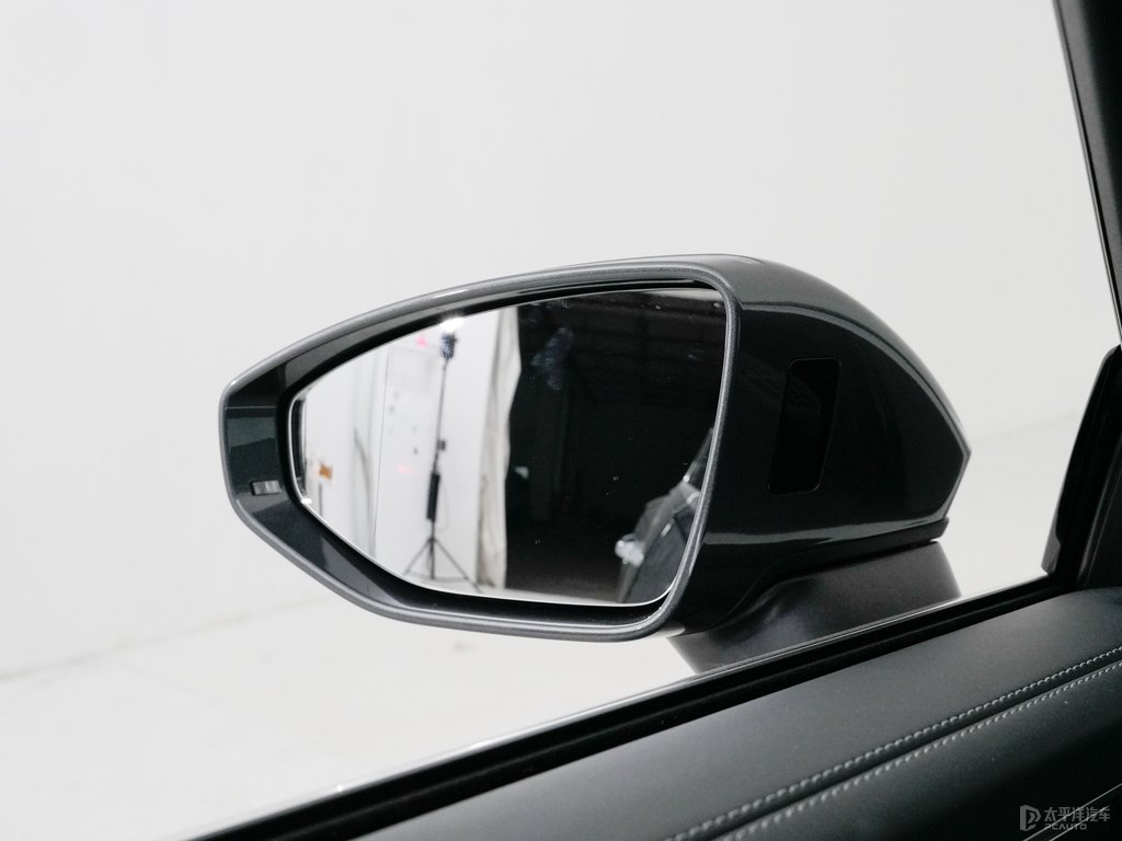 天云灰奧迪A6L車身外觀圖片