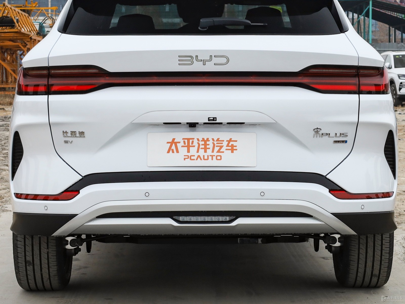 宋PLUS新能源外觀高清大圖