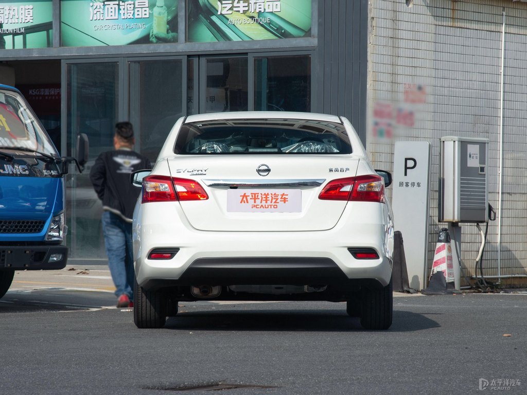 象牙白軒逸整車外觀外觀圖片