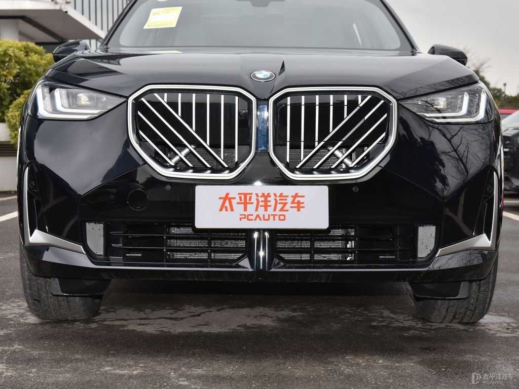 碳黑色寶馬X3車頭外觀圖片